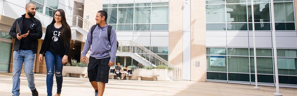 UCR Graduate Open House - Grad students walking on the UCR campus (c) UCR/Stan Lim